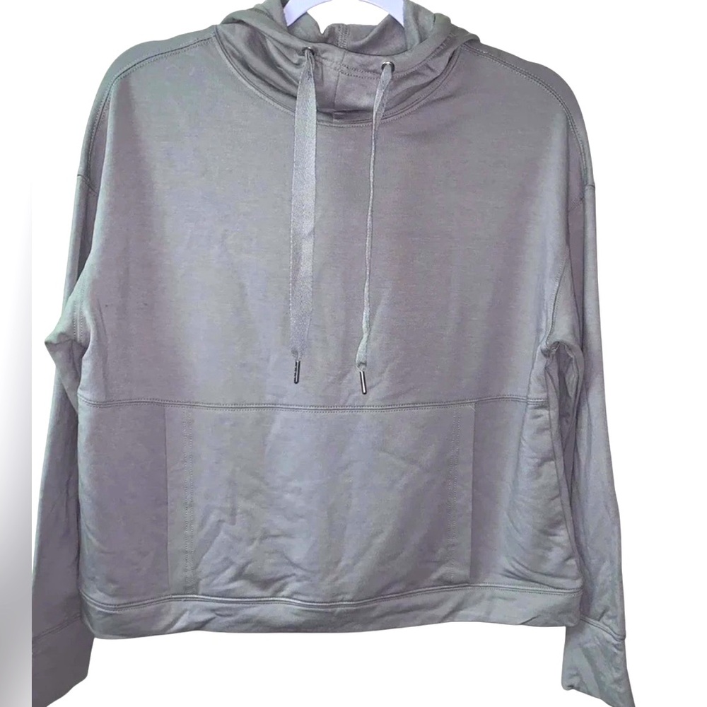Rachel Zoe Semi-Cropped Sz Medium Hooded Casual Sweatshirt.
